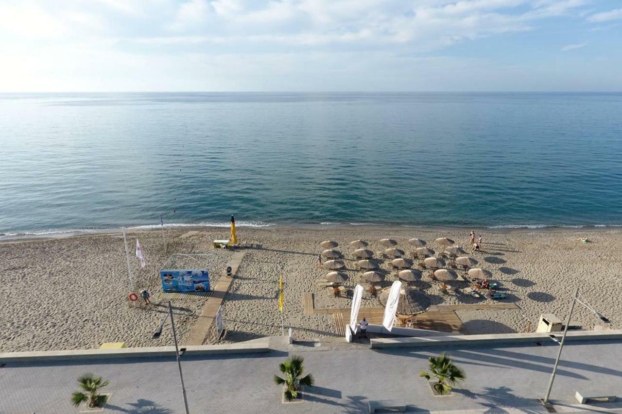 Beachfront Apartment Réthimno Kültér fotó